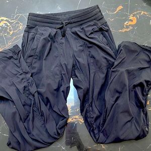 Ivivva LIVE TO MOVE pants size 14 BLACK